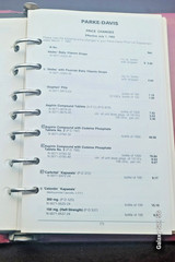 1982 Parke Davis Pharmaceutical Sales Rep Price Guide 7-Ring Binder Catalog VTG