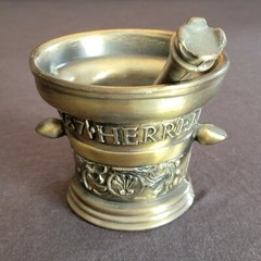 Mortar & Pestle RAK1 Richard Klein Bronze – Dated 1787 R.A.K 1 Coricidin Pestle