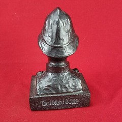 VINTAGE 1977 THE OXFORD BOBBY BOOKEND BUST BRITISH ENGLAND BRISTOL LABORATORIES