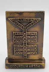 1977-79 Tinactin Apothecary Symbols Pharmacy 2 Bronze Metal Paperweight Bookends