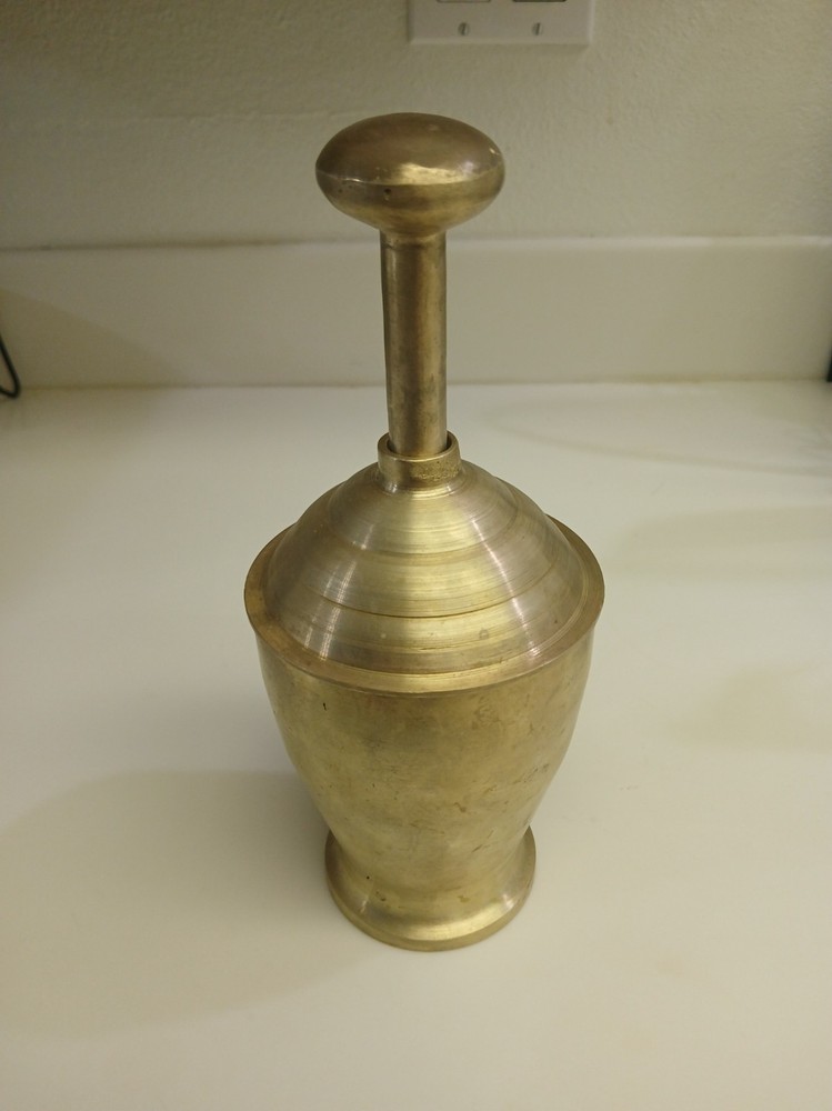 Mortar and Pestle with Lid – Solid Brass – 4.2 lbs – Vintage Apothecary