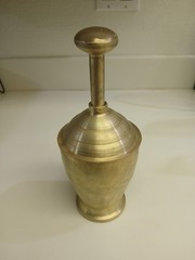 Mortar and Pestle with Lid – Solid Brass – 4.2 lbs – Vintage Apothecary