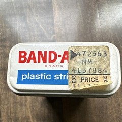 Band-Aid Brand Plastic Strips Johnson & Johnson Metal Tin Box 20 3/4 in.