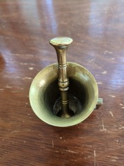 Vintage Brass Small Miniature Double Handled Mortar & Pestle (Bin 20)