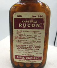 BW – 1950’s Parke, Davis & CO Kapseal Rucon Detroit Mich 4 1/2 “ Medicine bottle