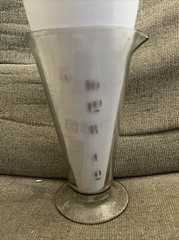 Vintage Footed 16 OZ Hand Etched Glass Apothecary Measuring Beaker With Spout