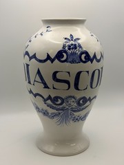 1989 Lilly Blue & White Apothecary 10″ Vase Diascord Made in Portugal