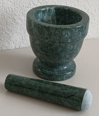 Green Natural Stone Marble Footed Mortar & Pestle 4″x3.77″