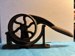 Vinted Cast Iron Mechanical Apothecary Medical Pharmacy Cork Roller-Compressor