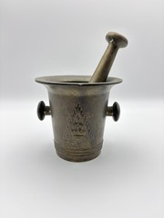 Brass Mortar and Pestle Apothecary Herb Spice Grinder Embossed Eagle Crest