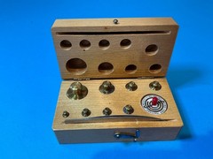 Vintage Fisher USA Scientific Co. Laboratory/Apothecary Metric Weight Set . B3