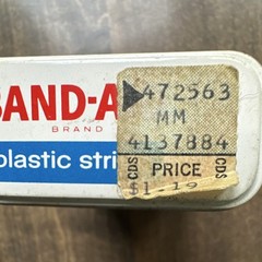 Band-Aid Brand Plastic Strips Johnson & Johnson Metal Tin Box 20 3/4 in.