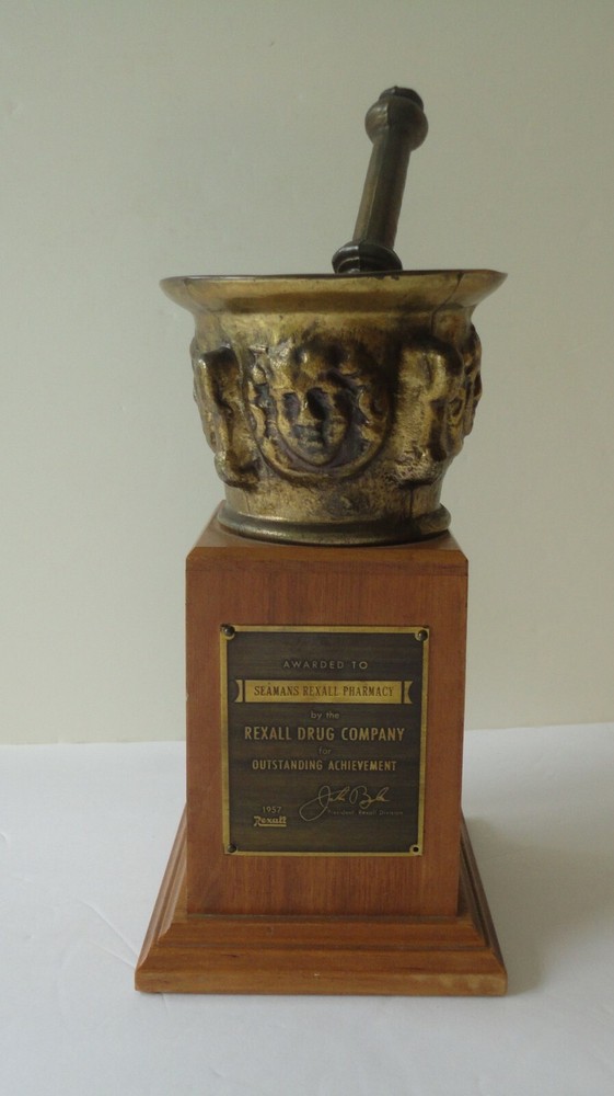 Vintage 1957 Brass Pharmacy Award Rexall 16th Century Mortar Pestle Spain Medusa