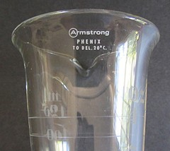 VTG ARMSTRONG ETCHED GLASS FOOTED APOTHOCARY 4oz MEASURING BEAKER w/SPOUT~DAMAGE
