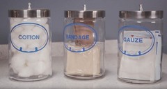 Glass Sundry Jars – Set of 5 – Labeled ‚Applicators, Bandages, Cotton, Gauze,…