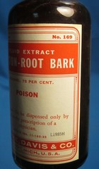 VINTAGE PARKE-DAVIS COTTON-ROOT BARK BOTTLE FREE SHIPPING W