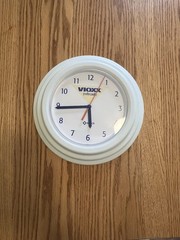 Vioxx Pharmaceutical Round Battery Operated Clock Unique!- Works