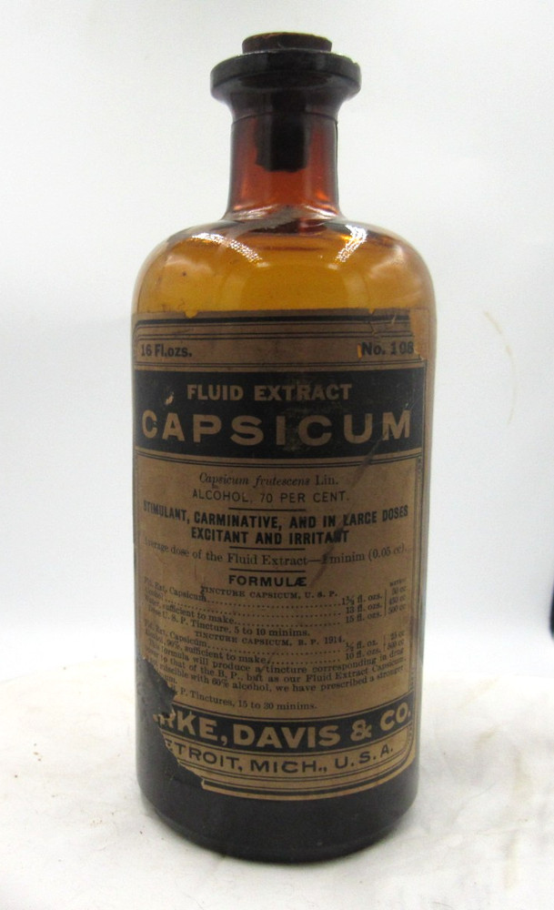 BW – 1920’s Parke, Davis & Co Detroit Mich Capsicum 7 3/8″ Amber Medicine bottle