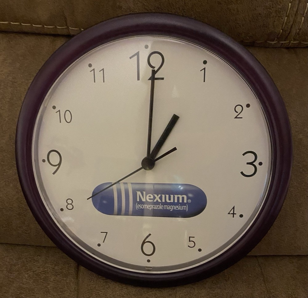 NEXIUM Wall Clock Pharmaceutical Collectible Battery Operated • WORKS!