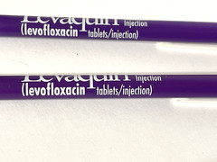 Pharmaceutical Drug Rep Vintage Ink Pens Levaquin Levofloxacin Collectible Promo