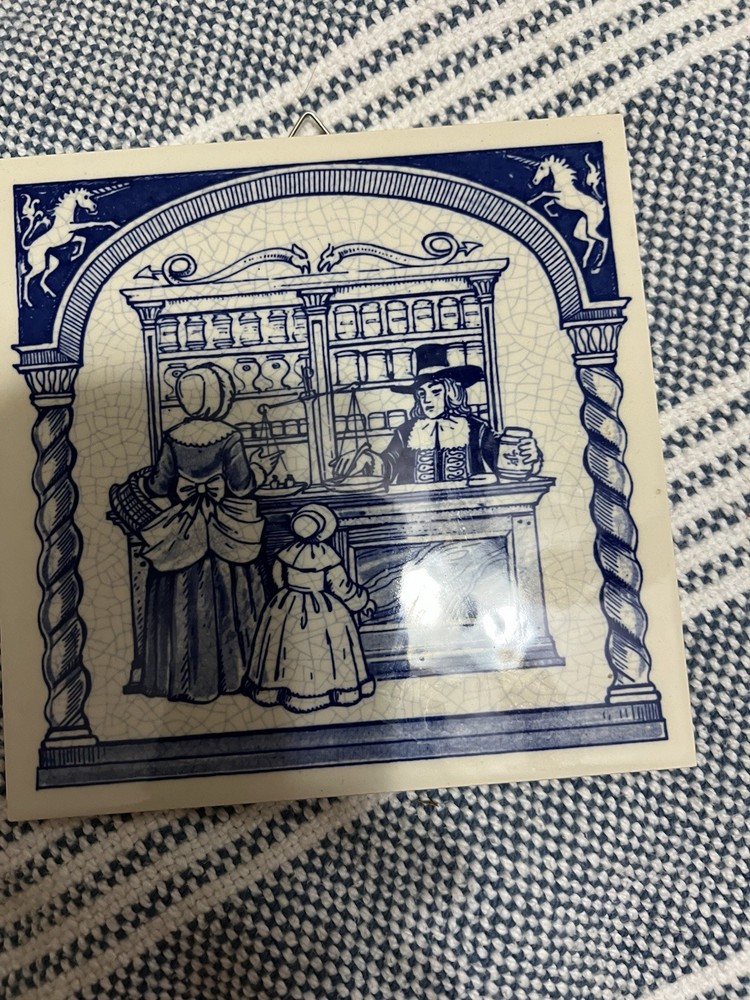VTG Crown Delft Holland Limited Edition Pharmacy Pharmacist Award Pill 6″ Tile