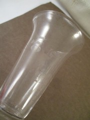 ANTIQUE Vtg ETCHED GLASS APOTHECARY FOOTED MEASURING BEAKER POUR SPOUT 3-5/8″