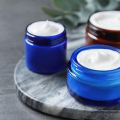 Lil Ray 1 oz Round Cobalt Blue Glass Jar with Inner Liners and Black Lid (24p…