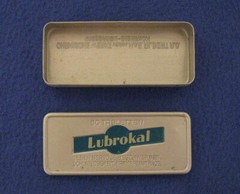 VINTAGE 50’s GERMAN LUBROKAL (INSOMNIA) 50 PILL TIN BOX H&E ALBERT A G WIESBADEN