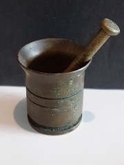 VINTAGE BRASS MORTAR AND PESTLE PHARMACY APOTHECARY MEDICINE 2 1/4″ TALL CRUSHER