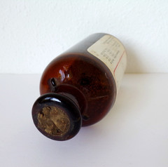 Eli Lilly BENZOIN COMPOUND Corked AMBER Bottle PHARMACEUTICAL Medicine Solid