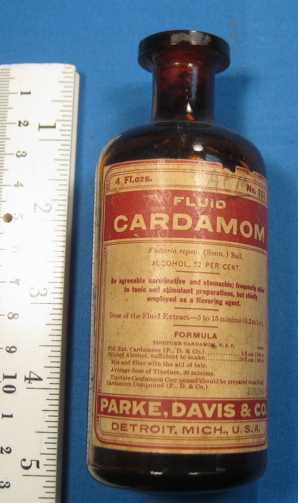 VINTAGE PARKE-DAVIS CARDAMOM BOTTLE FREE SHIPPING T