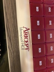 Aricept Pfizer Drug Rep Pharmaceutical Promo 1 Week Plastic Pill Box Sealed New