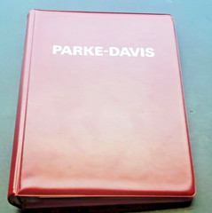 1982 Parke Davis Pharmaceutical Sales Rep Price Guide 7-Ring Binder Catalog VTG