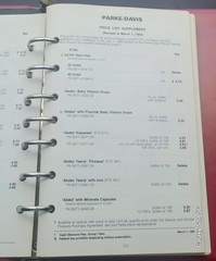 1982 Parke Davis Pharmaceutical Sales Rep Price Guide 7-Ring Binder Catalog VTG