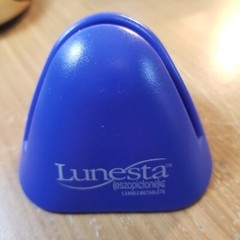 Lunesta Drug Rep Logo Page Pal Paper Holder Paperweight Blue Plastic 2×2 1/4″