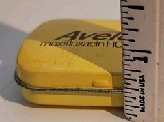 Vintage Avelox Yellow Advertiseing Hinged Tin Metal Mint Box 2.5″ x 2″ x .75″