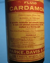 VINTAGE PARKE-DAVIS CARDAMOM BOTTLE FREE SHIPPING T