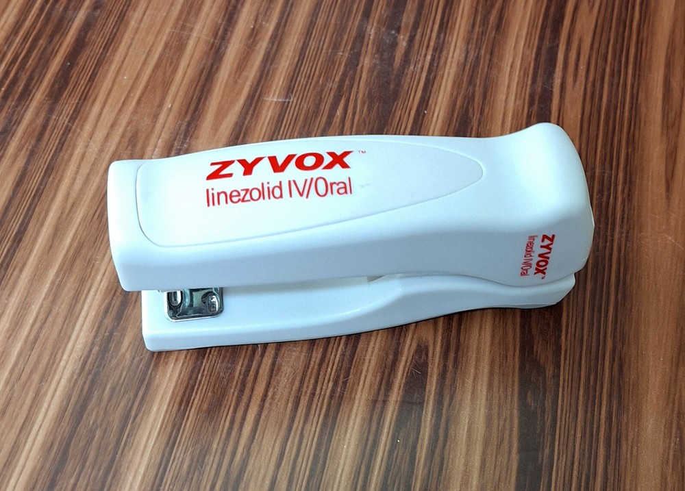 Zyvox White Handheld Stapler Drug Rep Pharmaceutical Advertising Doctor Gift