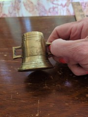 Vintage Brass Small Miniature Double Handled Mortar & Pestle (Bin 20)