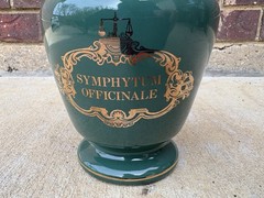 Vintage Eli Lilly Apothecary Jar „Symphytum Officinale“ Ceramic Gilt Trim 8.5″ H