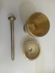 Mortar and Pestle with Lid – Solid Brass – 4.2 lbs – Vintage Apothecary
