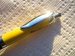 Drug Rep Pens ( ATACAND ) Rare Yellow and Black Heavy Metal New