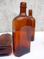 5 X Old Brown Medicine Glass Pharmacy Bottles 250 ML Approximately 17.0 CM Brown