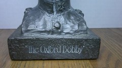 vintage 1977 The Oxford Bobby Bristol Drug Co. Tegopen promotional bust Z86