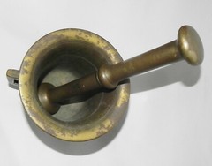 19TH CENTURY CIVIL WAR era BRASS APOTHECARY MORTAR & PESTLE w/SQUARE HANDLES.