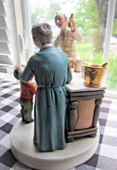 Capodimonte Apothecary Shop Pharmacist Pharmacy Display Gift Ceramic Statue