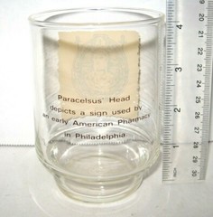 Rare vtg Paracelsus‘ Head 4″ Glass Tumbler early American Pharmacy sign art