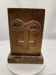 Vintage 1979 Secundum Artem Metal Plaque Paperweight Cross Design & Infinity