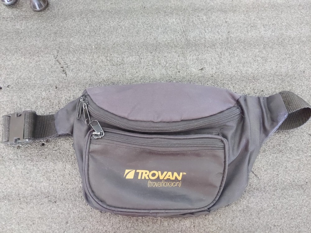 Excellent Condition Black Gold Trovan Drug Rep Pharmaceutical 3-Zipper Fanny Pak