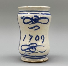 c. 1709 South Italian ‚Naples‘ Majolica Blue & White Albarello Drug Pharmacy Jar